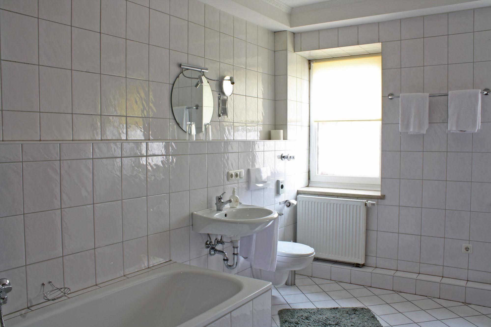 Hotel Cristallo Landshut Esterno foto